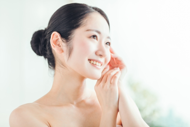 美人 エステ 美白 フェイシャル EMINY